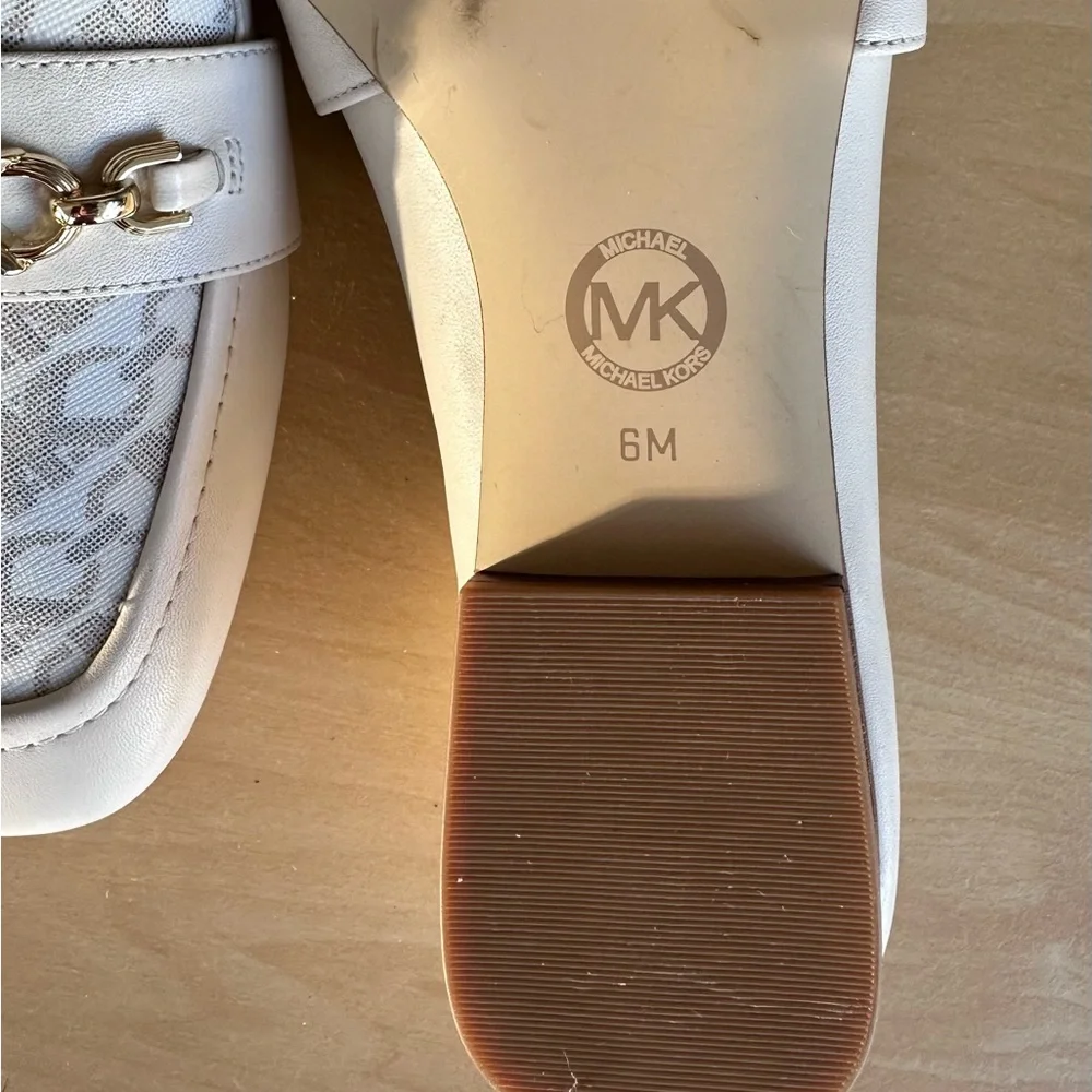 Michael Kors Tiffanie Loafers in Leather & Logo Canvas Color: Vanilla - Picture 3 of 10